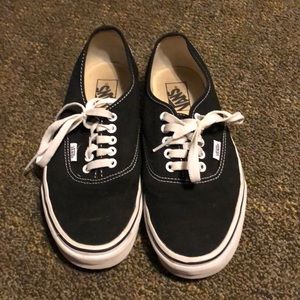 Black & White low Vans